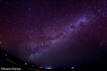               ウユニ塩湖のからみた星空（イメージ）