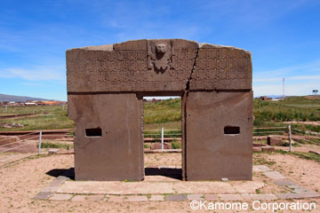               ティワナク遺跡_太陽の門（イメージ）