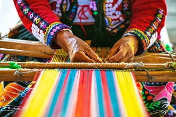 【クスコ】ペルーの伝統的な織物（イメージ）