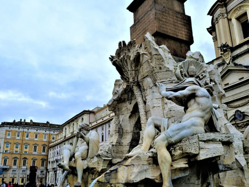 ローマの中心で歴史や芸術を堪能！南北に広がる美しい「ナヴォーナ広場」